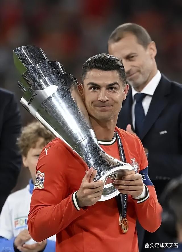 Kaiyun体育中国大陆C罗在TL比赛中夺冠莱万多夫斯基与50激战DWG分钟，这一次真的罗马围绕社区盾调整名单的简单介绍